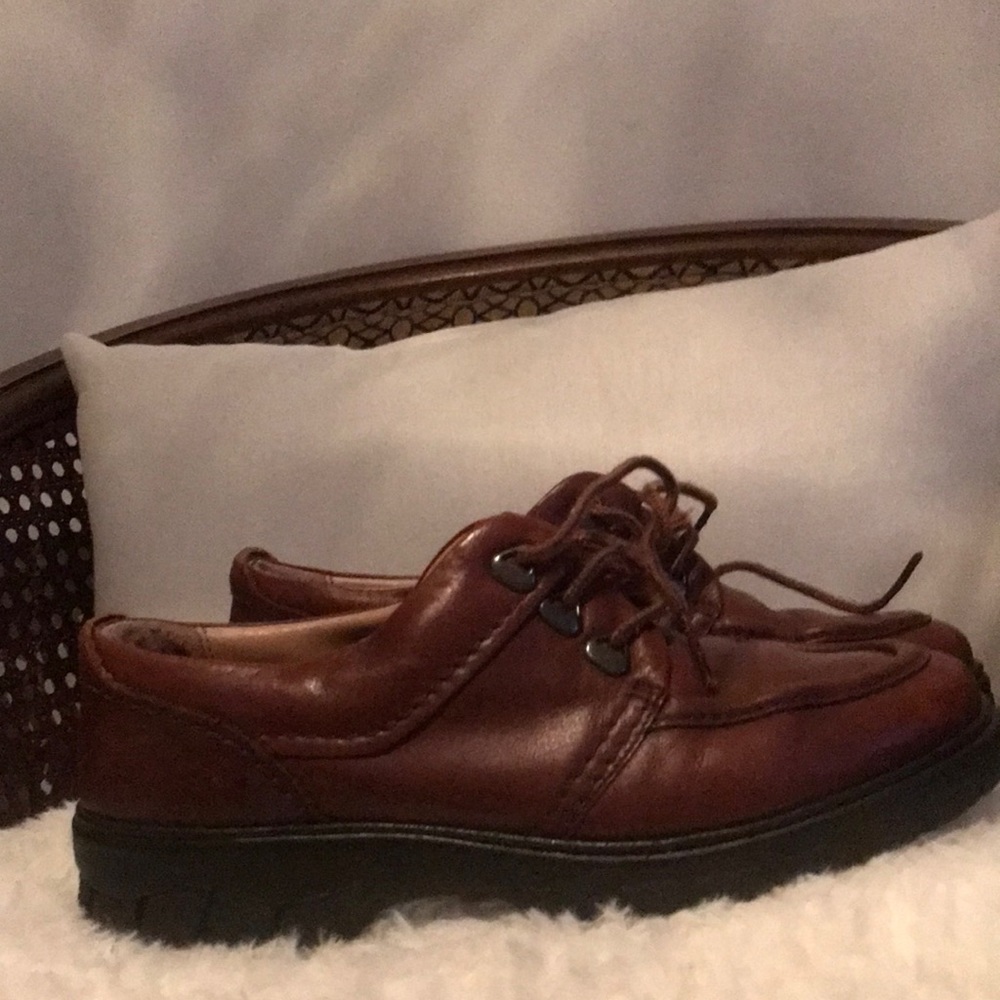Clarks ladies walking shoes in great condition